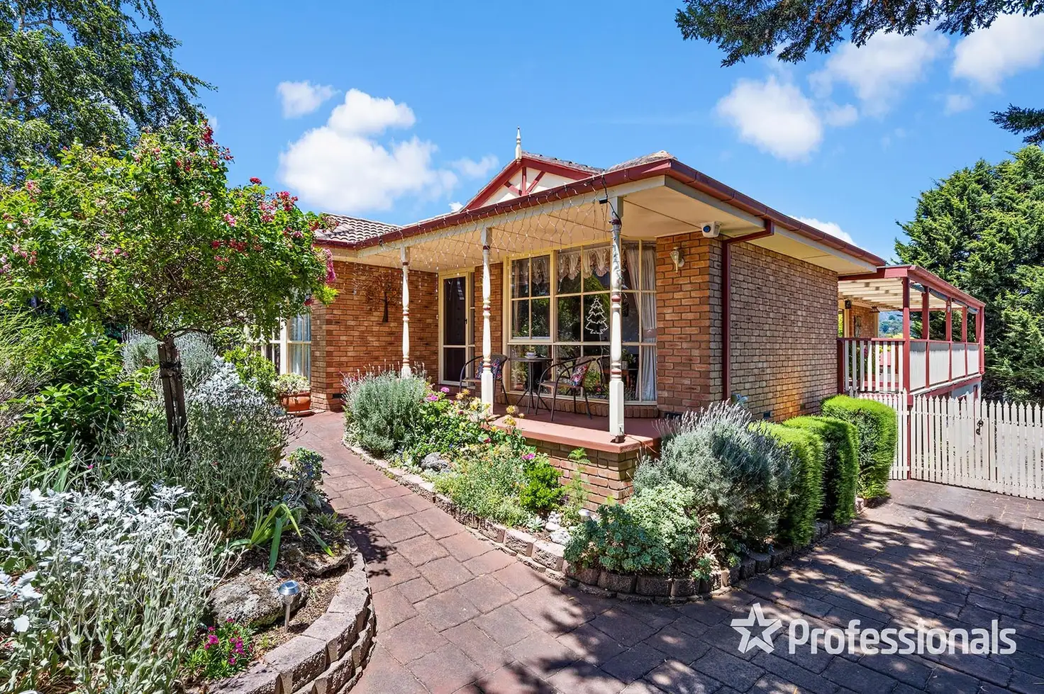 Main view of Homely house listing, 15 Kenthurst Court, Lilydale VIC 3140