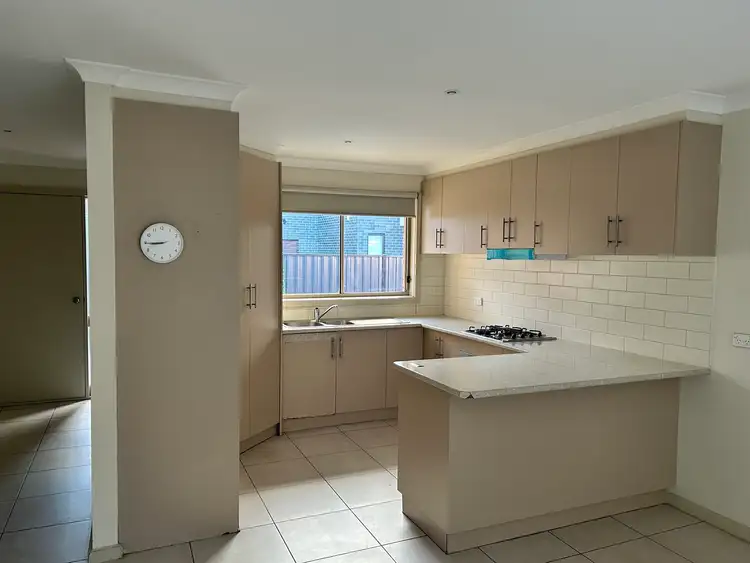 Second view of Homely unit listing, 2/6 Ortolan Avenue, Broadmeadows VIC 3047