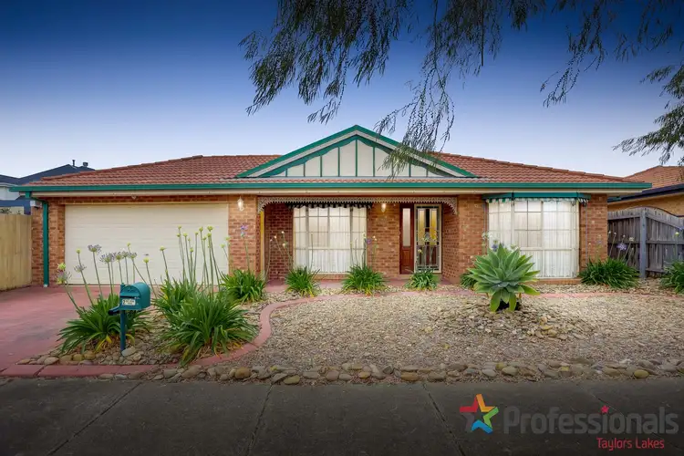 2 Heritage Gardens, Sydenham VIC 3037