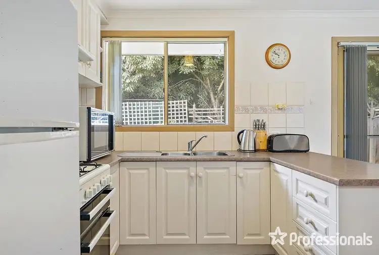 Fifth view of Homely unit listing, 3/8-9 Hyde Park Walk, Mooroolbark VIC 3138