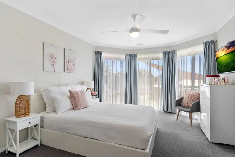 Fifth view of Homely house listing, 15 Lockwood Mews, Kangaroo Flat VIC 3555