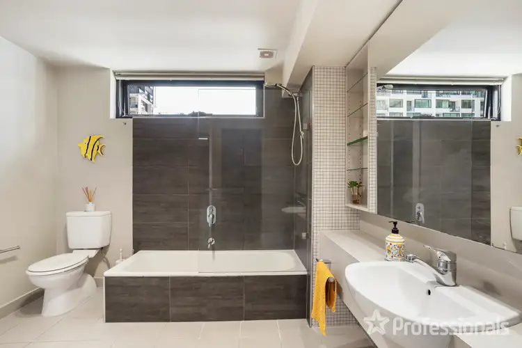 Sixth view of Homely apartment listing, 910/639 Little Bourke Street, Melbourne VIC 3000