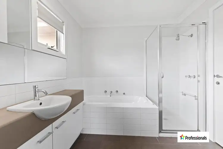 Fifth view of Homely townhouse listing, 1/546 Melton Highway, Sydenham VIC 3037