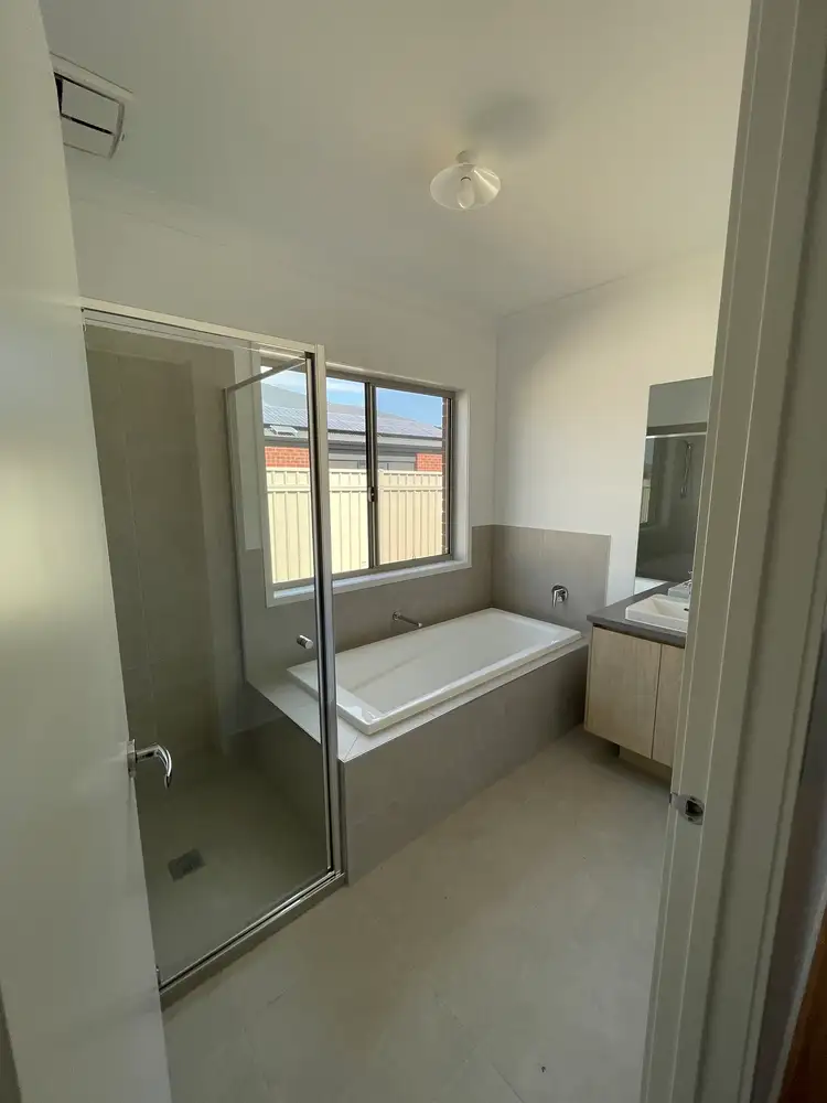 Fifth view of Homely house listing, 4 Goldsmith Avenue, Kialla VIC 3631