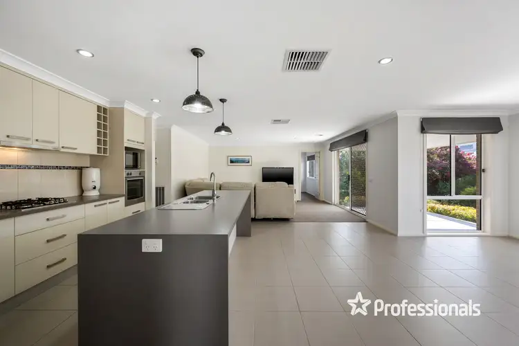 Third view of Homely house listing, 7 Grange Close, Wodonga VIC 3690