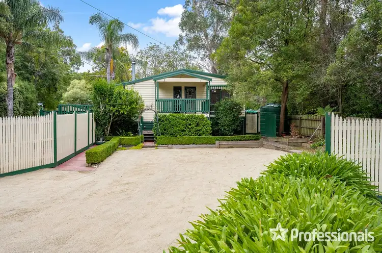 11 Heath Avenue, Mount Evelyn VIC 3796