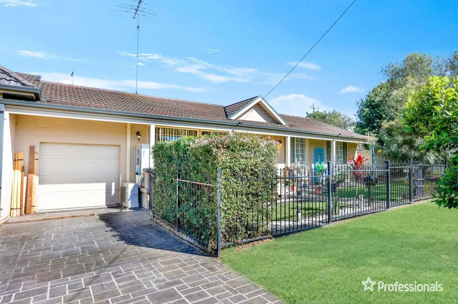 Main view of Homely semi-detached listing, 1/32 Carrington Street, St Marys NSW 2760