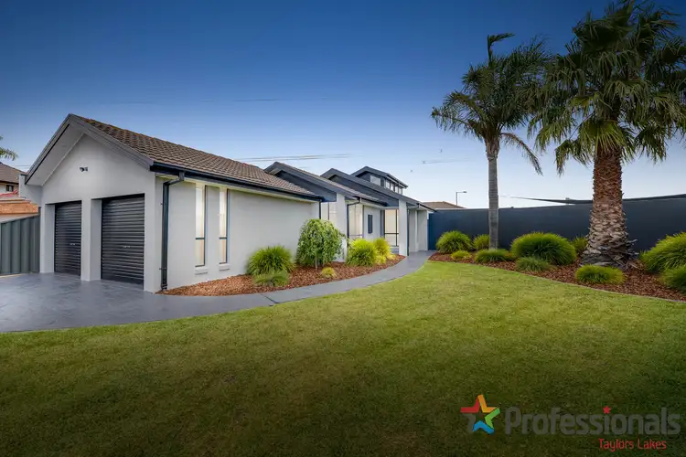 13 Orion Close, Taylors Lakes VIC 3038