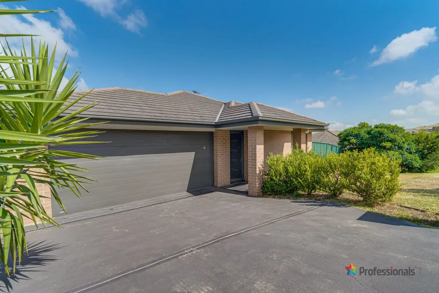 Main view of Homely semi-detached listing, 5 Chivers Circuit, Muswellbrook NSW 2333