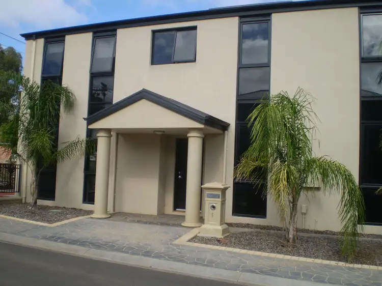 1 Betts Court