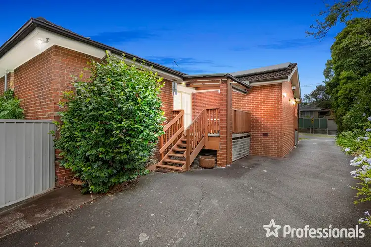 17 Myoora Drive, Mooroolbark VIC 3138