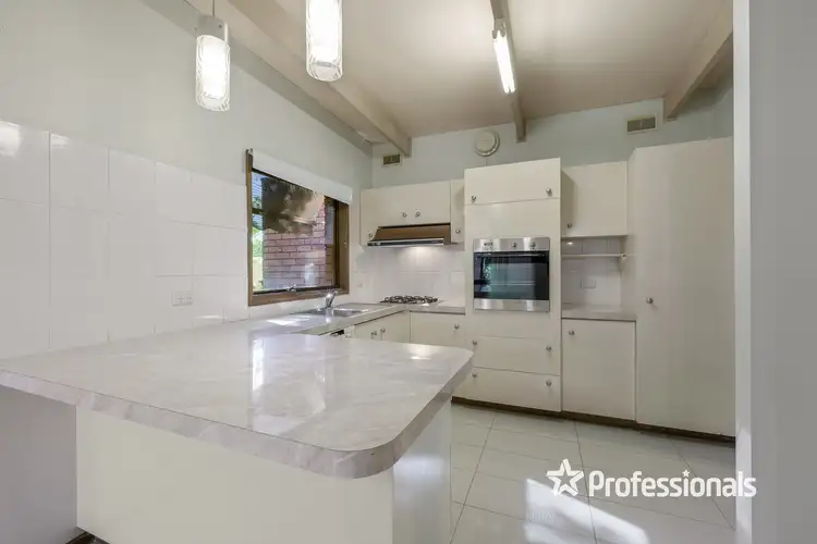 27 Mayfair Drive, Wodonga VIC 3690
