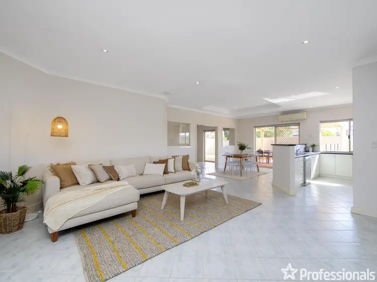 2 Limerick Loop, Wattle Grove WA 6107