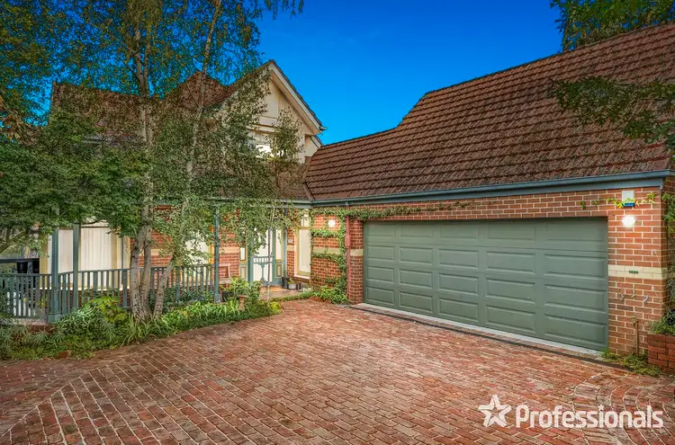16 Crown Point Ridge, Chirnside Park VIC 3116