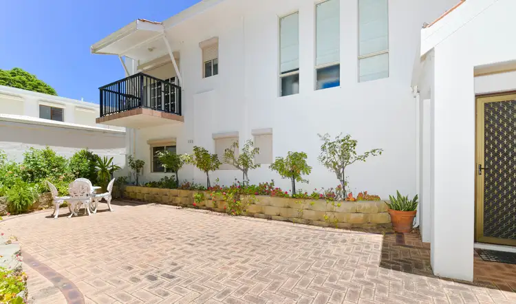 37 Parkway, Crawley WA 6009