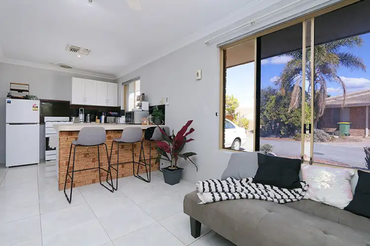 16/208 Burslem Drive, Maddington WA 6109