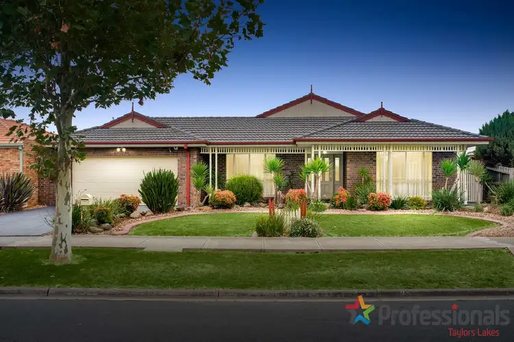 31 Sandpiper Drive, Taylors Lakes VIC 3038