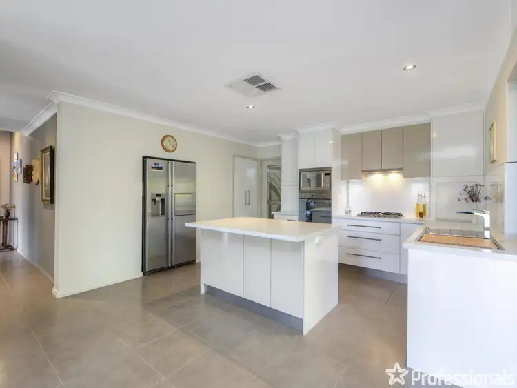 Fifth view of Homely house listing, 1 Lyonia Court, Forrestfield WA 6058