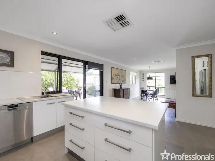 Sixth view of Homely house listing, 1 Lyonia Court, Forrestfield WA 6058