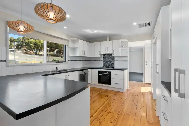 28 Birchenough Road, Huntfield Heights SA 5163