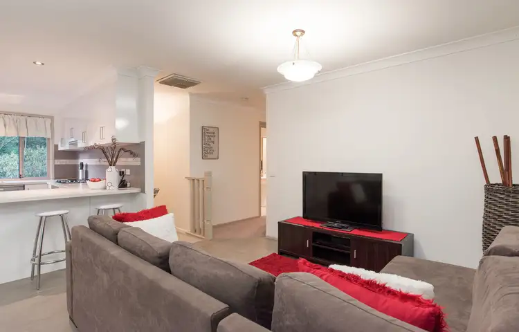Sixth view of Homely house listing, 8 The Dell, Croydon North VIC 3136