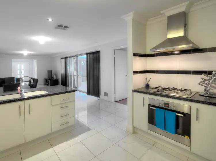 Fifth view of Homely house listing, 2/6 Hebe Lane, Woodbridge WA 6056
