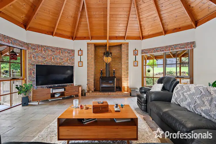 Second view of Homely house listing, 5 Tasman Court, Montrose VIC 3765
