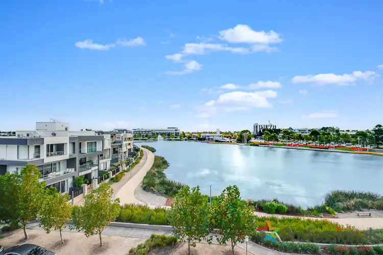 17/76 The Esplanade, Caroline Springs VIC 3023