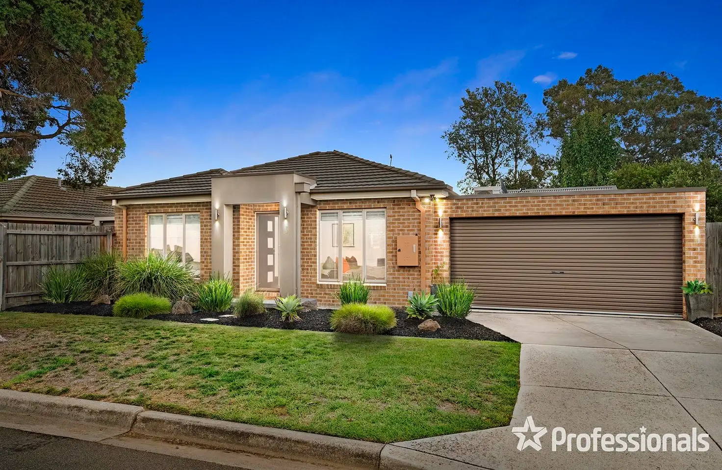 Main view of Homely house listing, 3 Saxon Drive, Mooroolbark VIC 3138