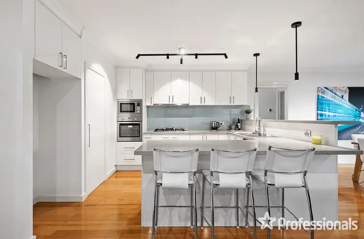 Fifth view of Homely house listing, 3 Tiverton Circuit, Mooroolbark VIC 3138