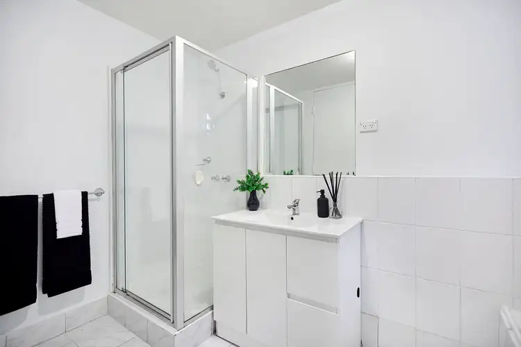 Fourth view of Homely apartment listing, 18/60 O'Shanassy Street, North Melbourne VIC 3051