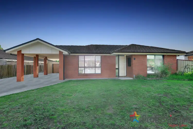 1/6 Frost Drive, Delahey VIC 3037