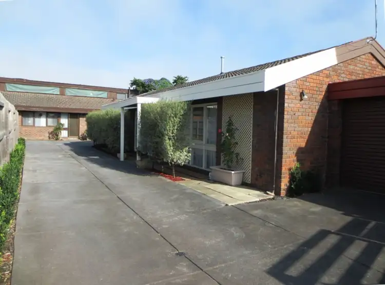 Main view of Homely unit listing, 2/40 Scoresby Road, Bayswater VIC 3153