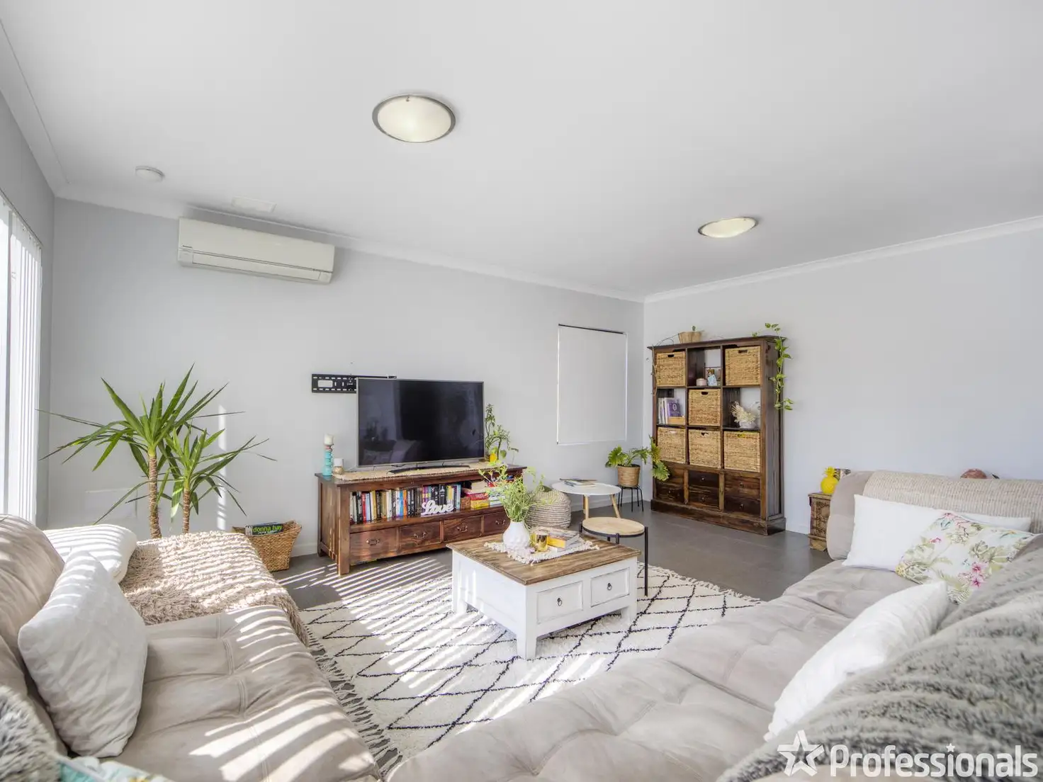 Main view of Homely house listing, 37 Pinker Crescent, Maida Vale WA 6057