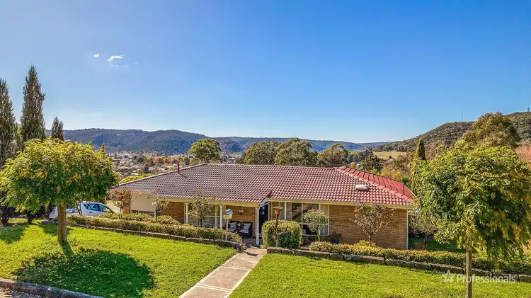 8 Hill Range Crescent, Lithgow NSW 2790