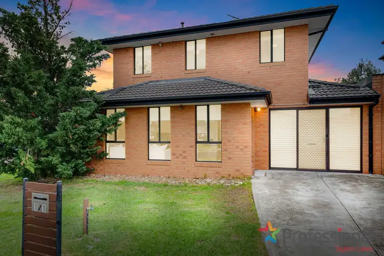 1/1 Barrell Court, Delahey VIC 3037