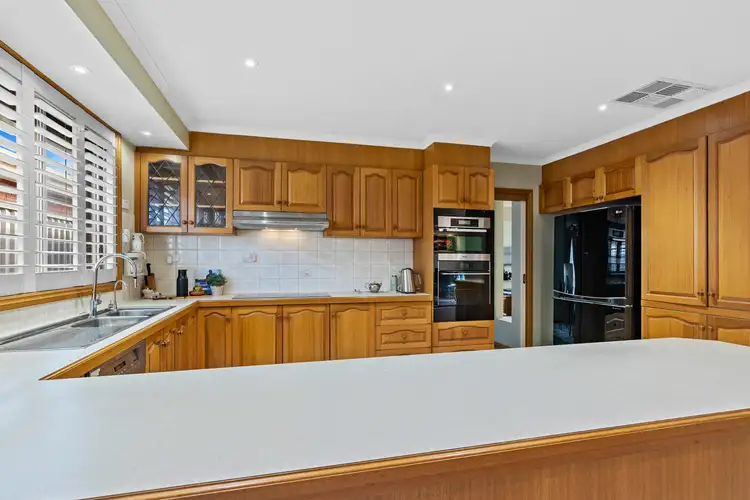Fifth view of Homely house listing, 7 Birchmore Court, Taylors Lakes VIC 3038