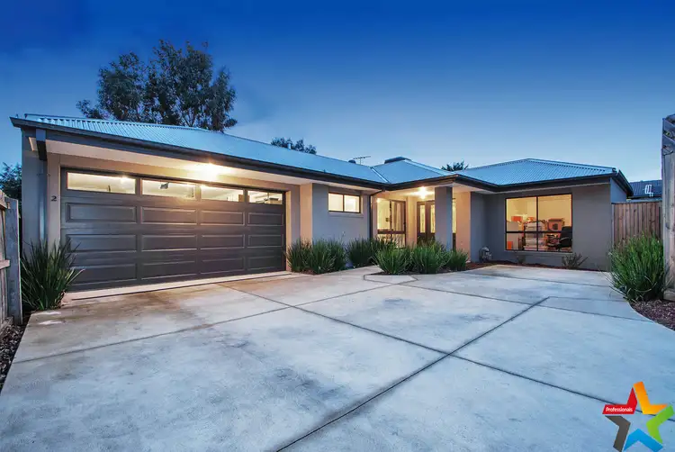 15a Nolan Avenue, Mooroolbark VIC 3138
