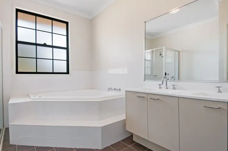 Sixth view of Homely house listing, 208 Parish Drive, Thornton NSW 2322