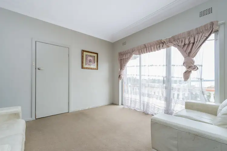Fourth view of Homely house listing, 262 Northcliffe Drive, Lake Heights NSW 2502