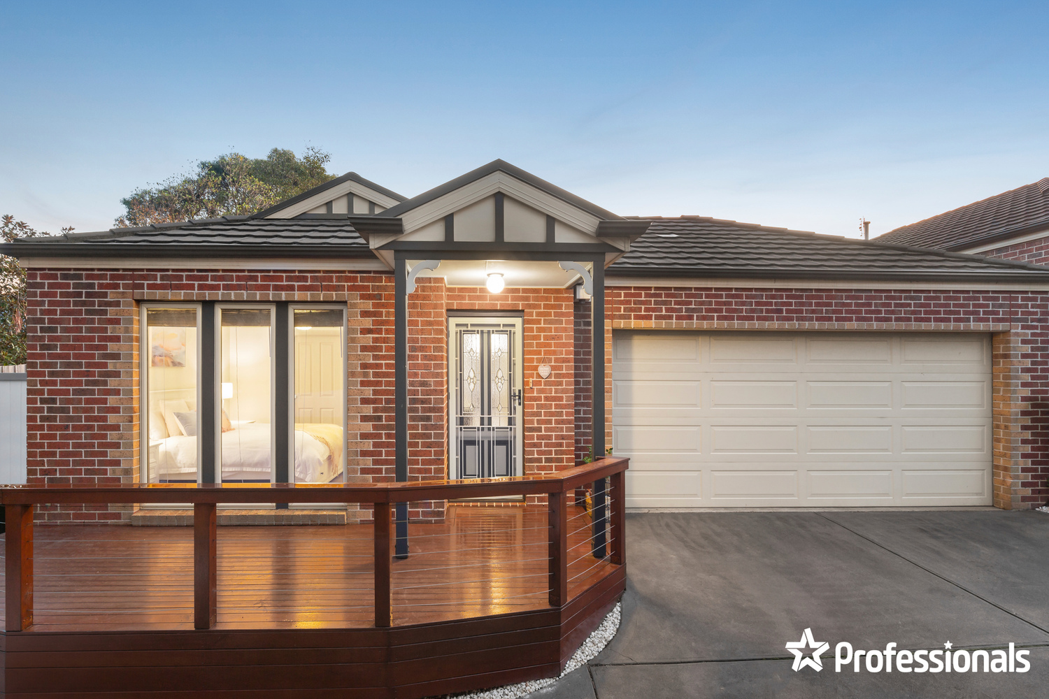 4/3 Hillcrest Avenue, Ferntree Gully VIC 3156