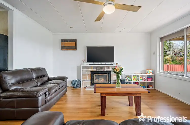 Sixth view of Homely house listing, 1 Donne Court, Mooroolbark VIC 3138