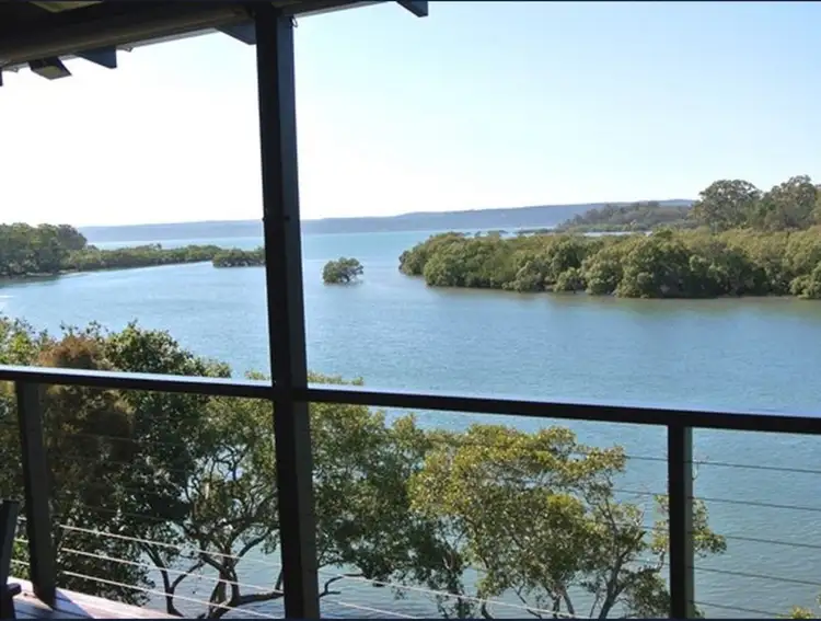 8 Allawa Street, Macleay Island QLD 4184