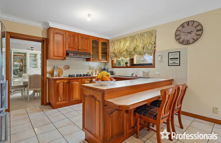 Sixth view of Homely house listing, 5 Batterbee Drive, Mooroolbark VIC 3138