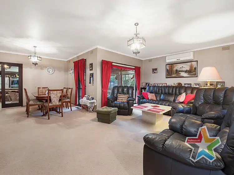 Second view of Homely house listing, 8 Thackeray Court, Croydon VIC 3136