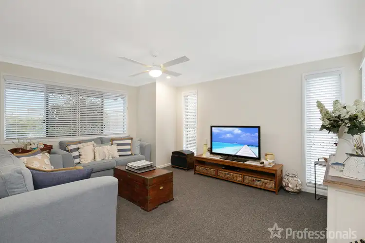 Second view of Homely house listing, 11 Hillside Court, Zilzie QLD 4710