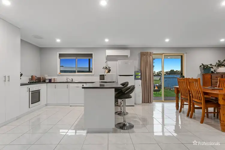 Third view of Homely house listing, 5 Collins Court, Maryborough VIC 3465