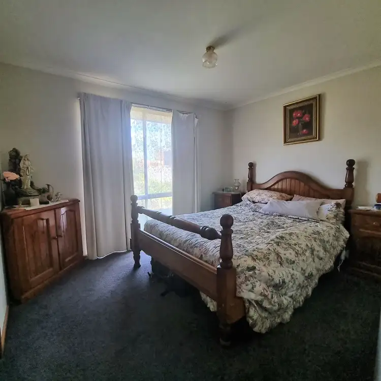 Fifth view of Homely house listing, 8 Parsons Court, Mooroopna VIC 3629