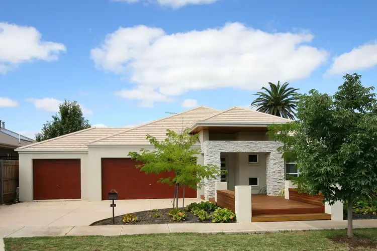 4 Kirribilli Boulevard, Taylors Hill VIC 3037