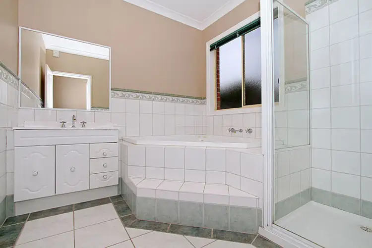 Seventh view of Homely house listing, 10 Stedman Court, Taylors Lakes VIC 3038